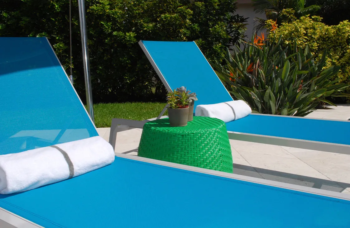 Villa Chaise Lounge