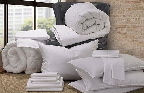 Product Signature Bed & Bedding Set