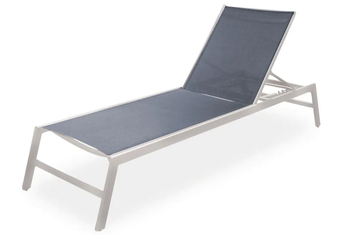 Villa Chaise Lounge